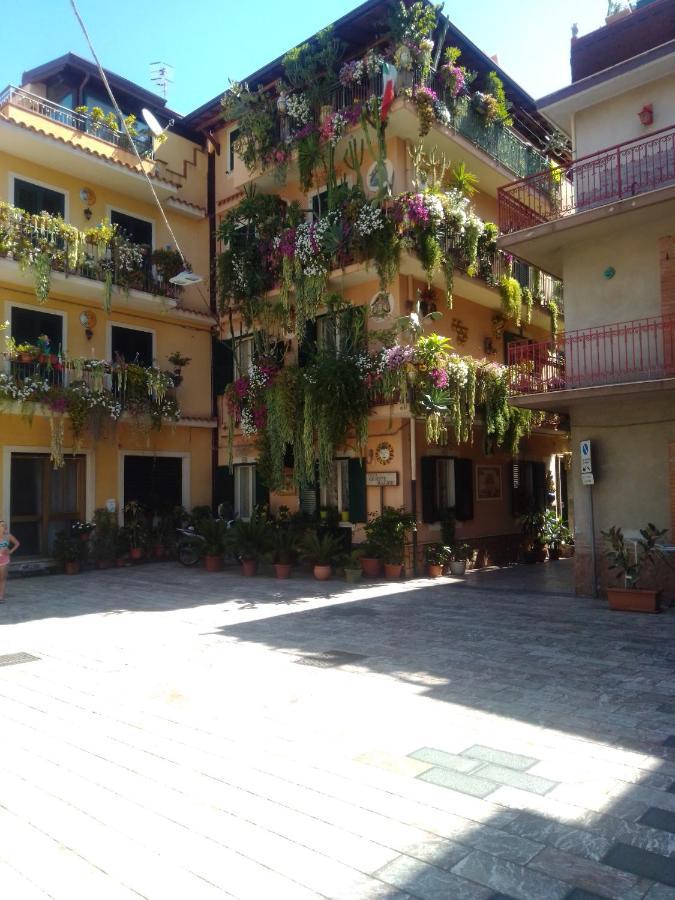 Vacanza Taormina Mare Mazzeo Buitenkant foto