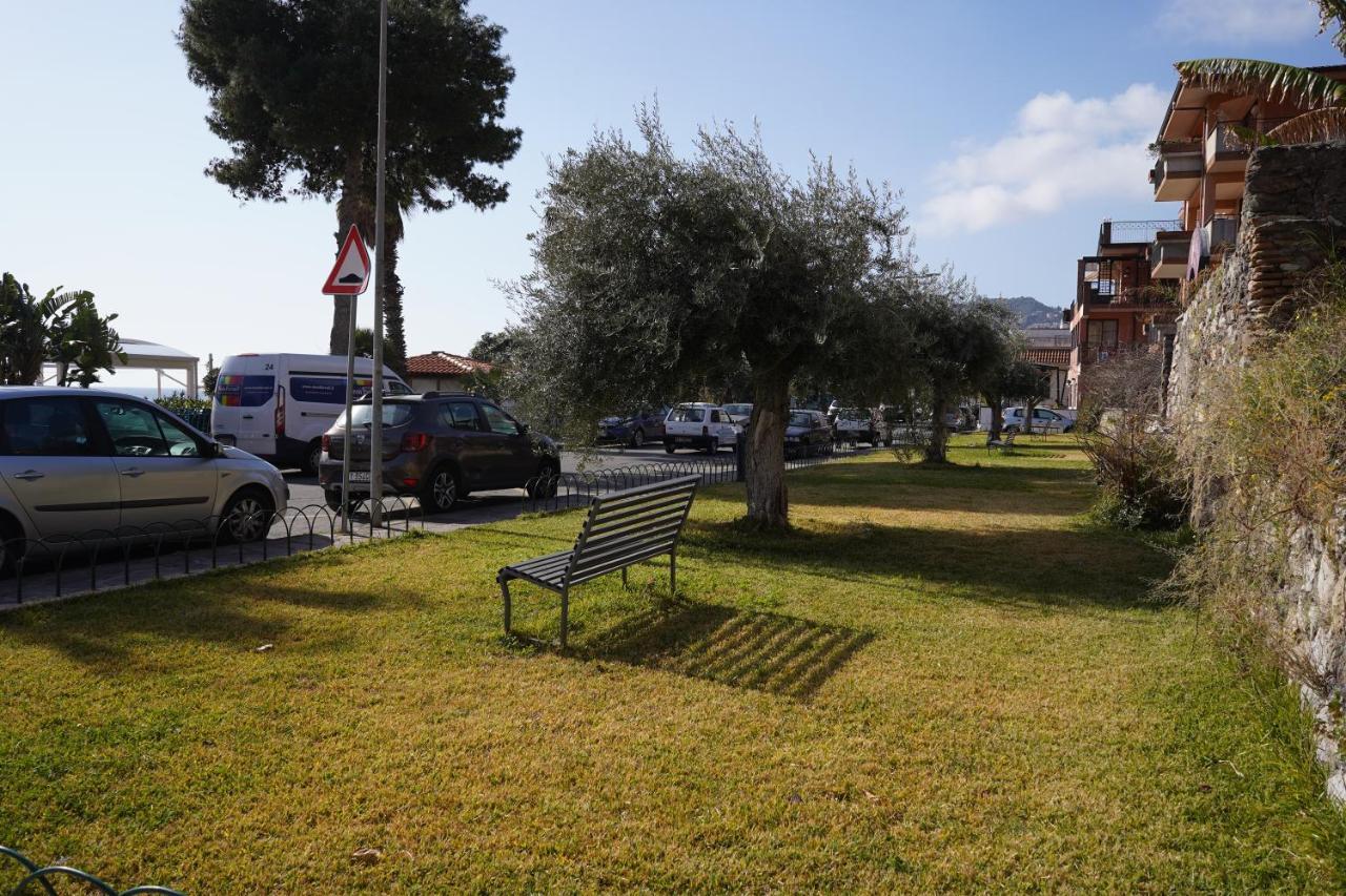 Vacanza Taormina Mare Mazzeo Buitenkant foto